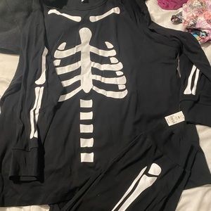 Women’s plus size skeleton pajamas